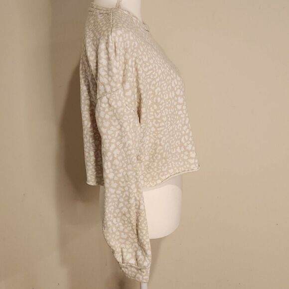 Colsie Fleece Crop Sweatshirt! - Picture 10 of 13